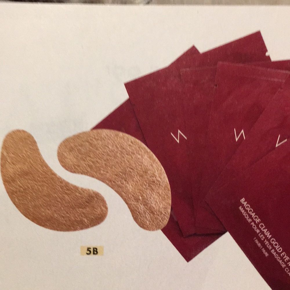 Wander Beauty baggage claim gold eye mask